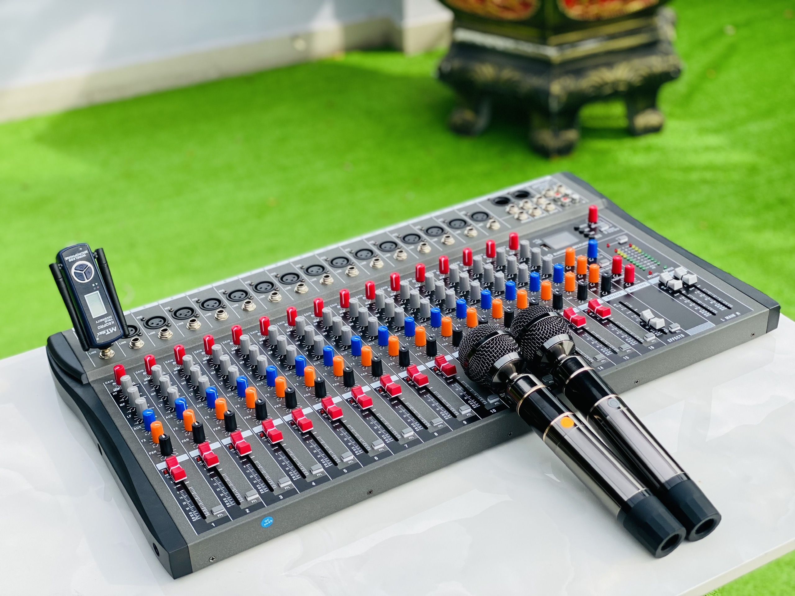 Combo Mixer Cao Cấp KT16 + Micro Không Dây K60Pro, Thích Hợp Karaoke Hay Sân Khấu Lớn Chuyên Nghiệp, Âm Thanh Sống Động, Bảo Hành 12 Tháng, Hàng Chính Hãng