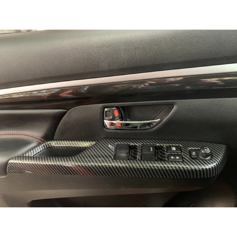 Ốp nội thất xe Suzuki Ertiga, XL7, XL-7 2020, 2021, 2022, 2023 loại nhựa Vân carbon cao cấp