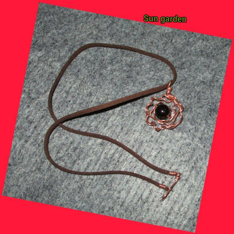 VÒNG CỔ SAN HÔ ĐEN ĐỘC ĐÁO DCĐ22