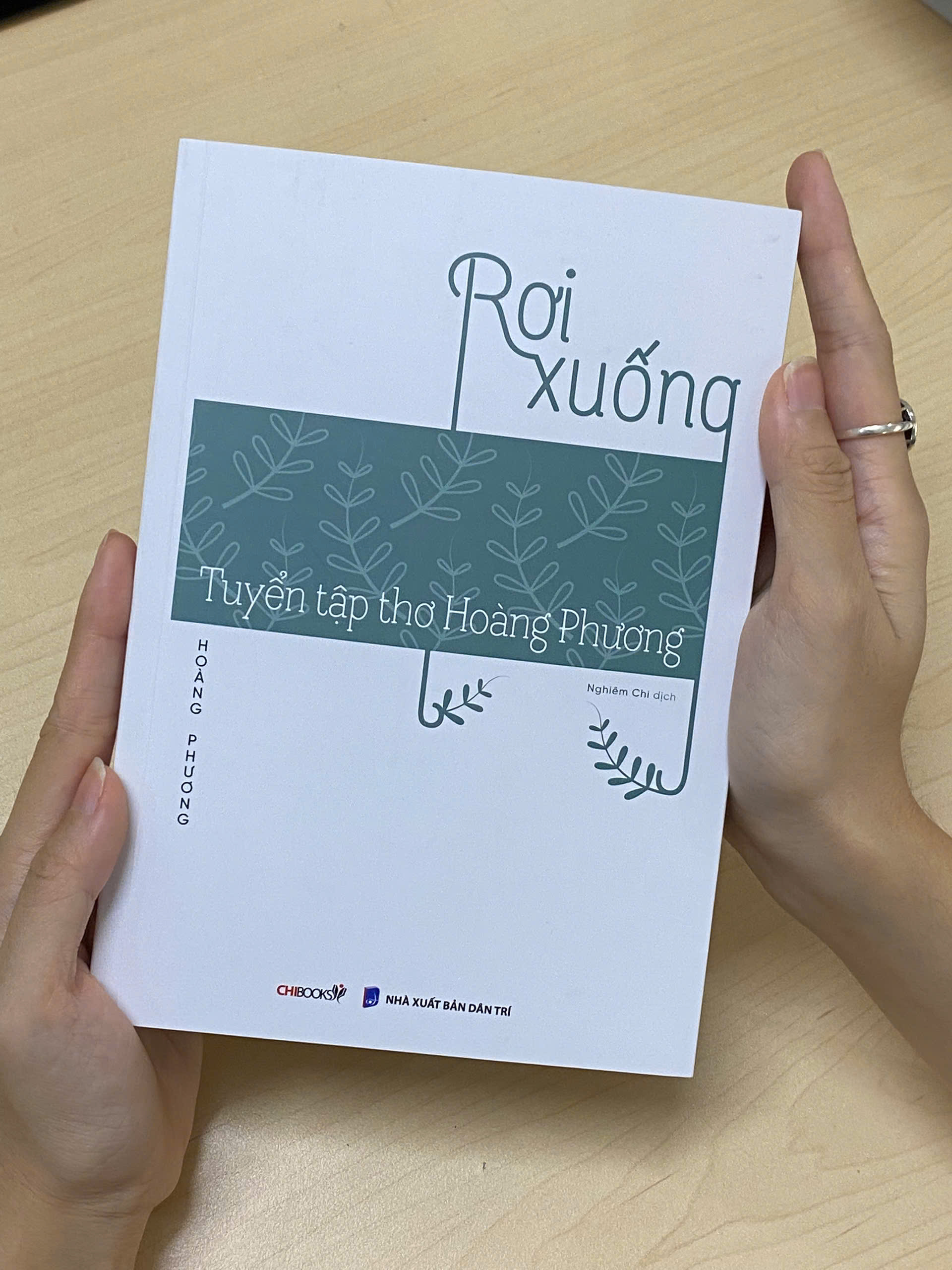 Tuyển tập thơ Hoàng Phương - Rơi Xuống