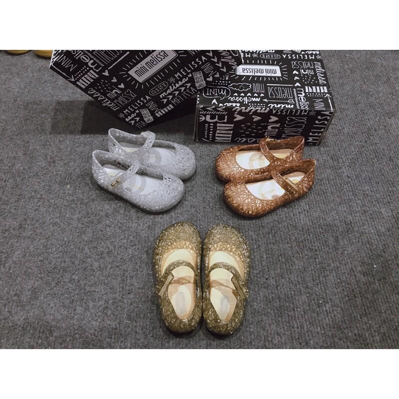 Giầy nhựa thơm cho bé gái