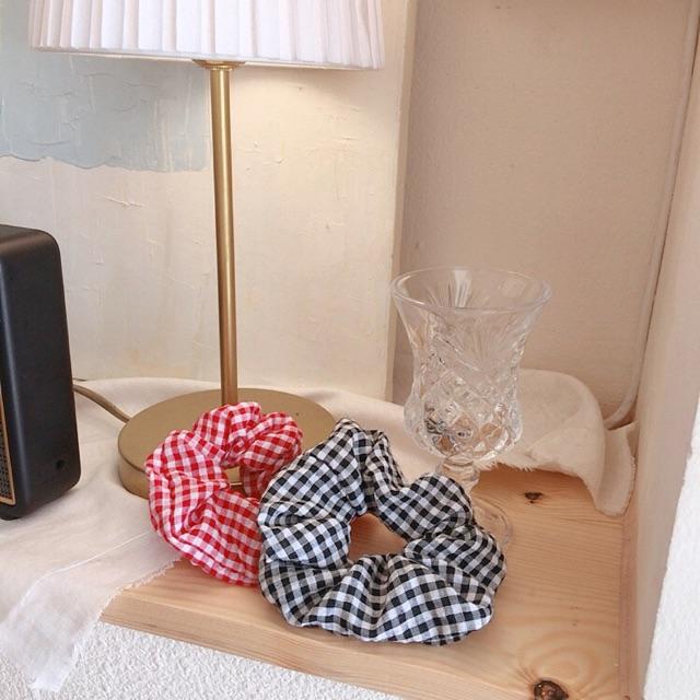 Dây scrunchies kẻ ô