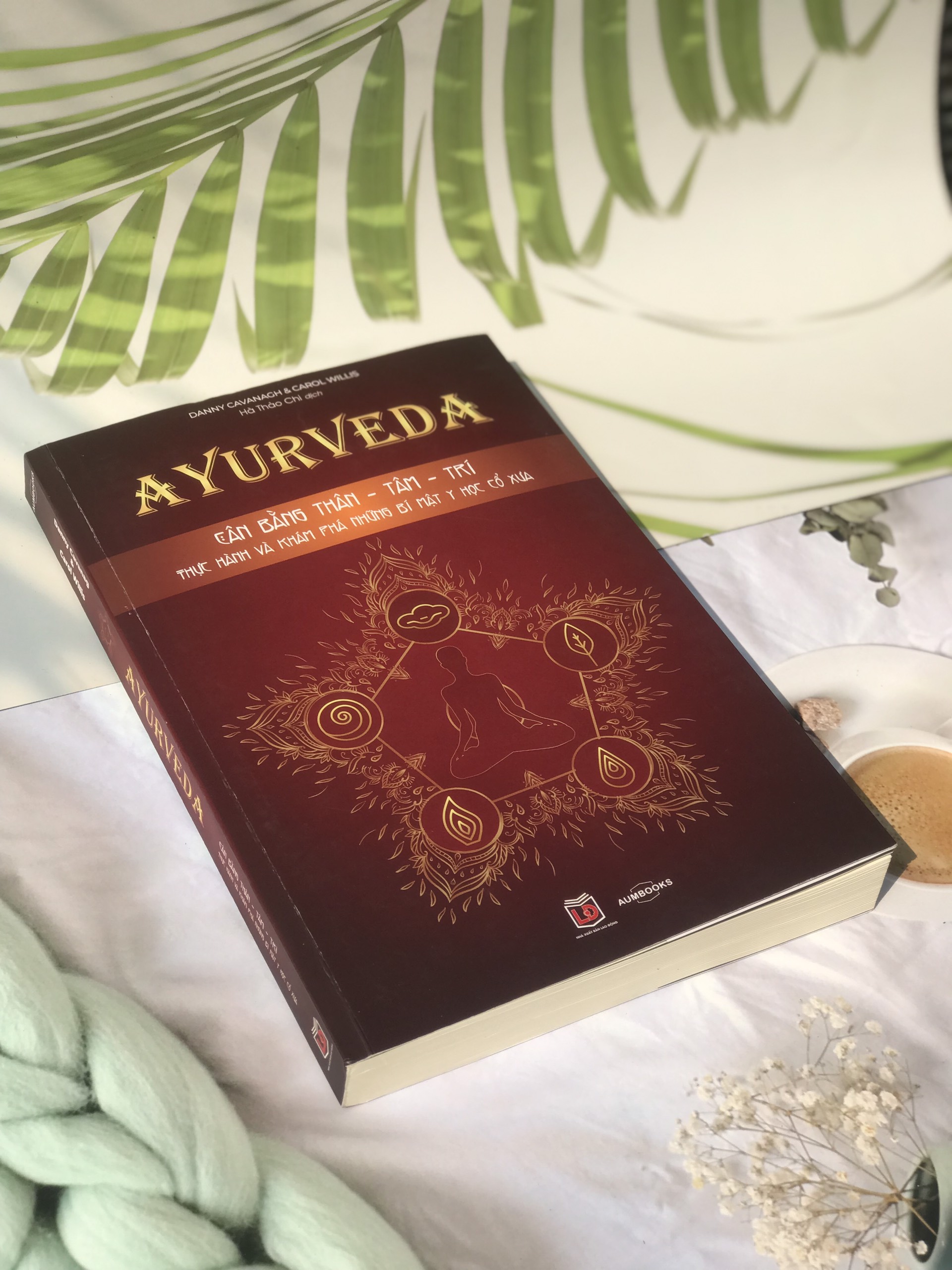 Sách: Tử thư Tây Tạng và Ayruveda - Combo 2 cuốn 