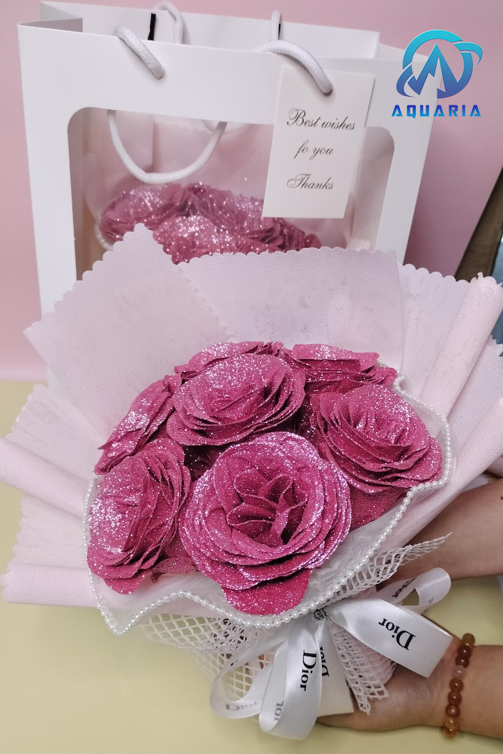 Bó Hoa Hồng Nhũ Kim Tuyến Lấp Lánh 7 Bông Quà Tặng Người Thương Dịp Valentine, 8/3, 20/10... (Kèm Túi Xách)