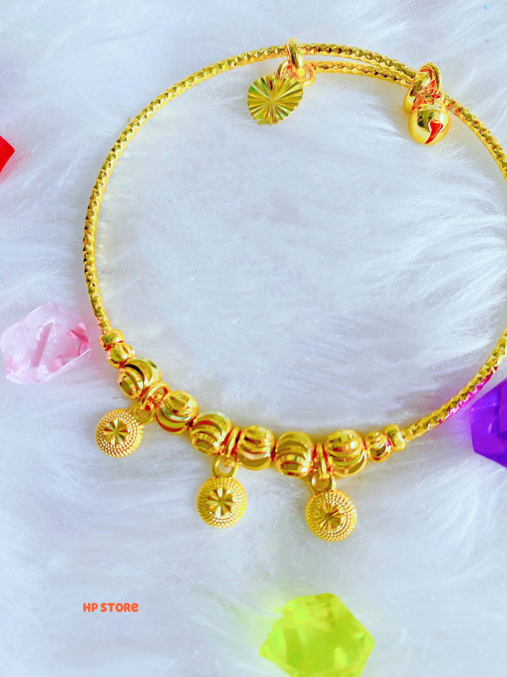 Vòng Lắc Hoa Văn Siêu Đẹp Vàng, Có Chỗ Giãn Vòng, Chất Liệu Tốt, Bền Màu, Thiết Kế Mẫu Đẹp