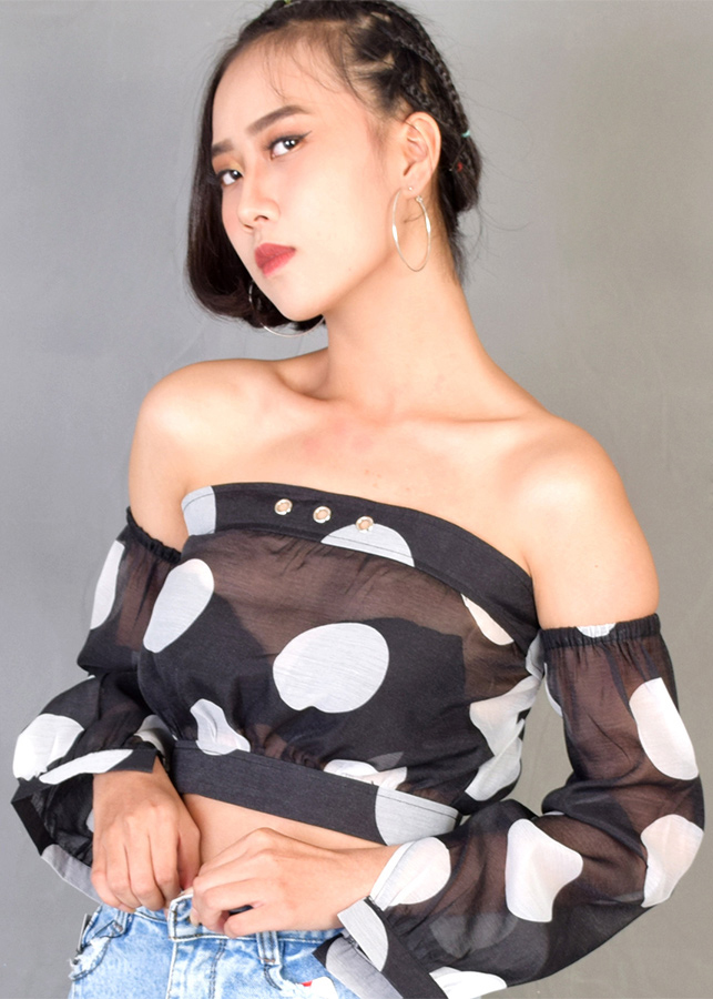 Áo Croptop Bẹt Vai Chấm Bi Rosy (Size