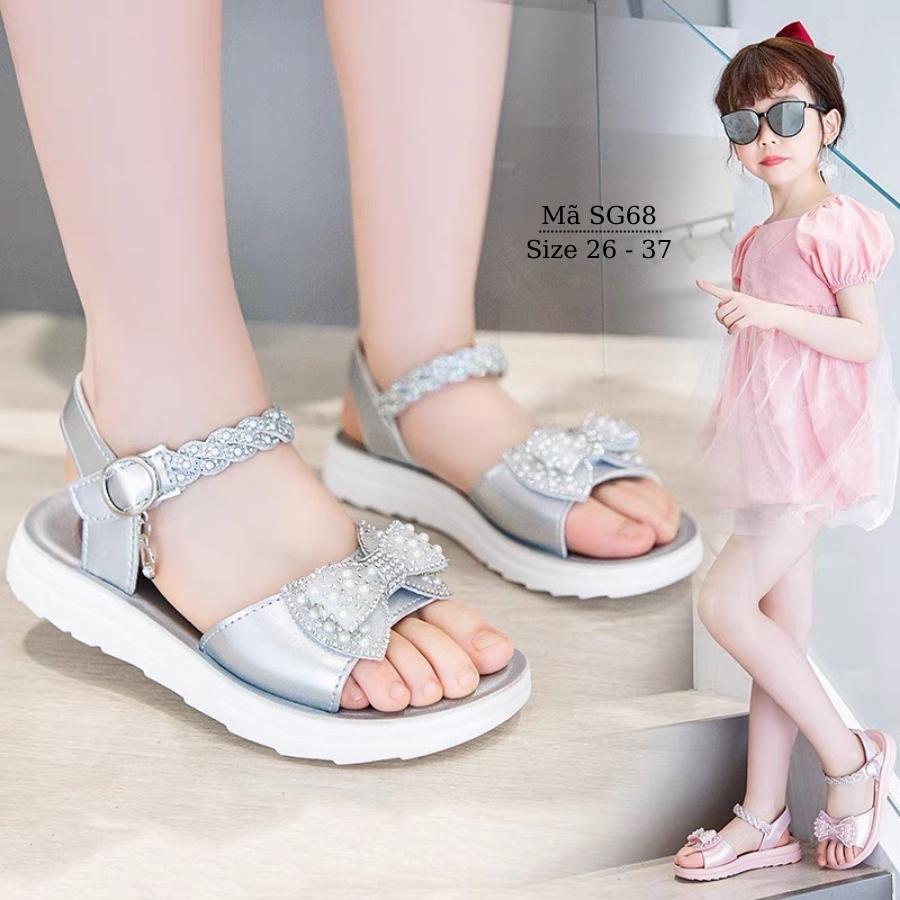 Dép quai hậu sandal bé gái gắn nơ công chúa điệu dà và duyên dáng da mềm đế cao su dẻo chống trơn trượt màu bạc thời trang phù hợp cho trẻ em 3 - 12 tuổi đi học đi biển NHÍM SHOP SG68