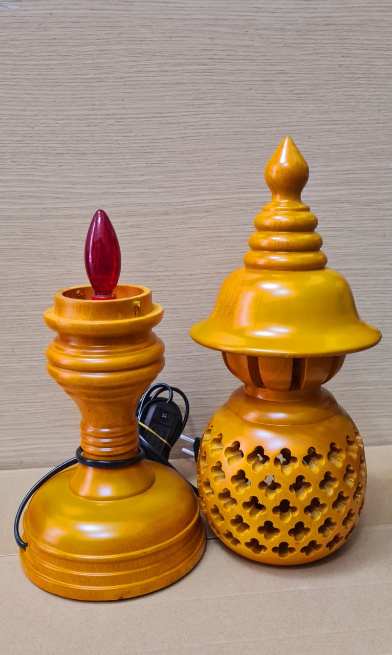 Bộ Đôi Đèn Thờ Gỗ Hương Nguyên Khối Phong Thủy Cao Cấp Size 45cm Trang Trí Phòng Thờ Nhà Bạn
