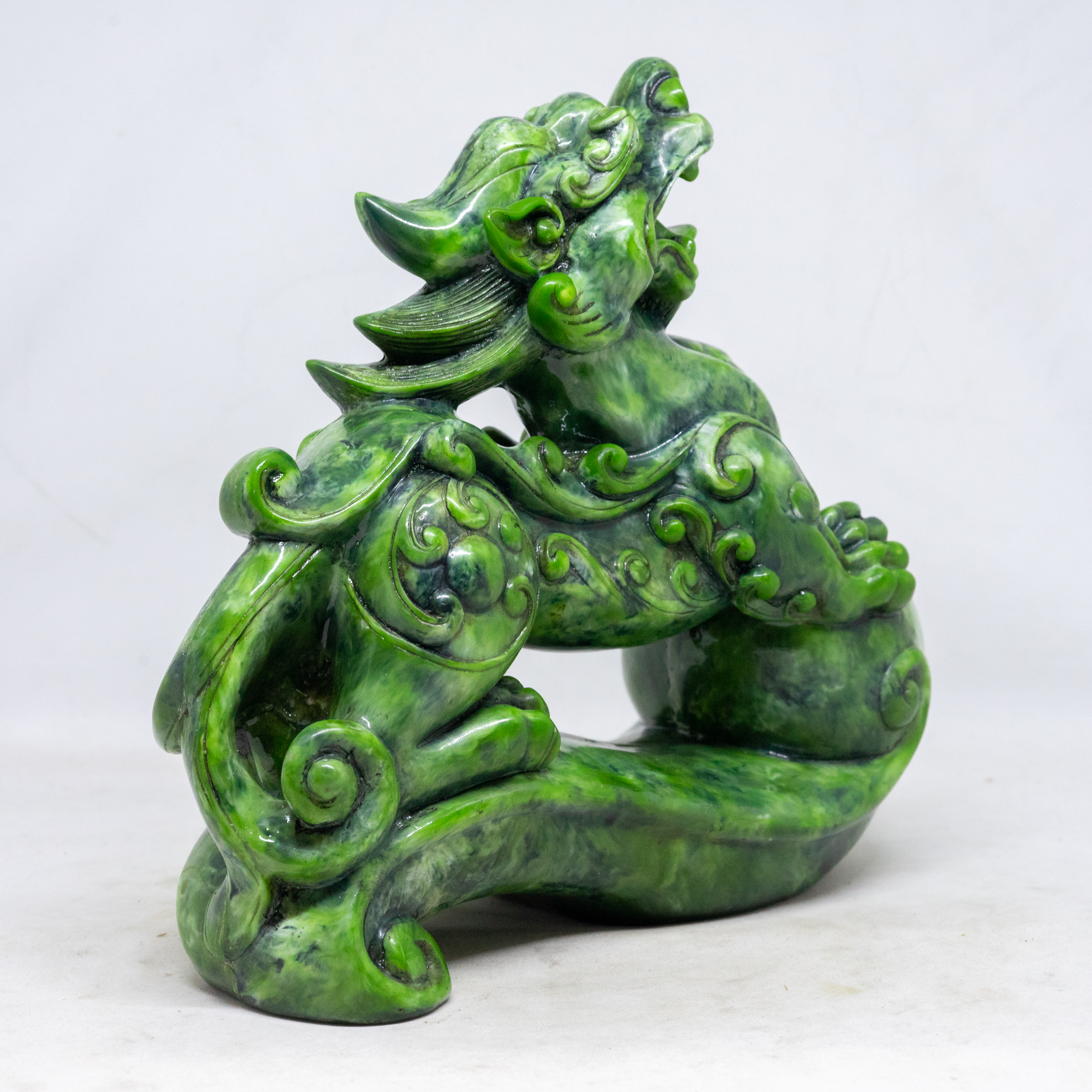 Cặp tượng Tỳ Hưu Như Ý phong thủy cao 19cm bằng đá xanh ngọc bích
