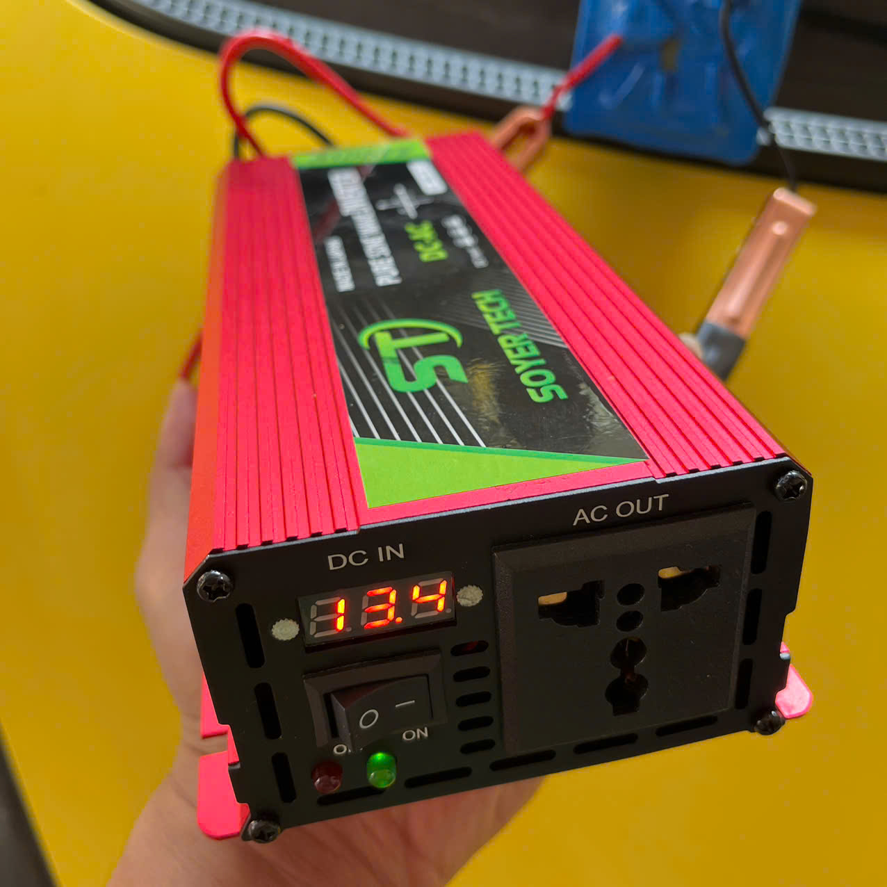 Biến Tần Kích Điện 24V Lên 220V 2200W Sin Chuẩn – Hàng Nhật Cao Cấp