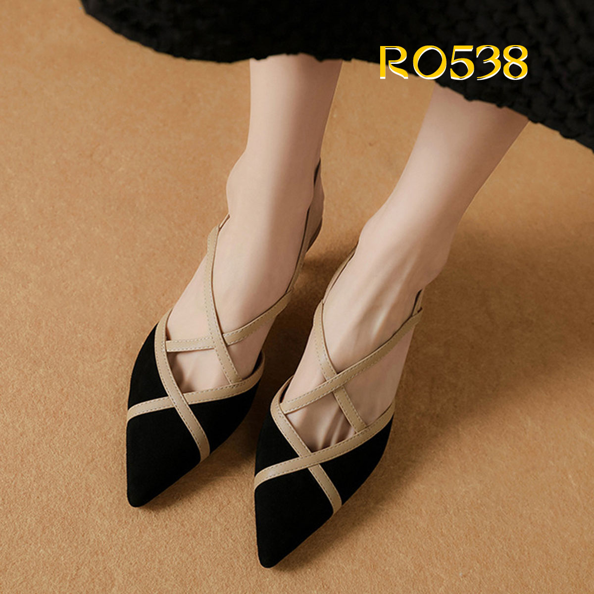 Giày sandal nữ cao gót 5 phân hàng hiệu rosata màu đen da mềm ro538