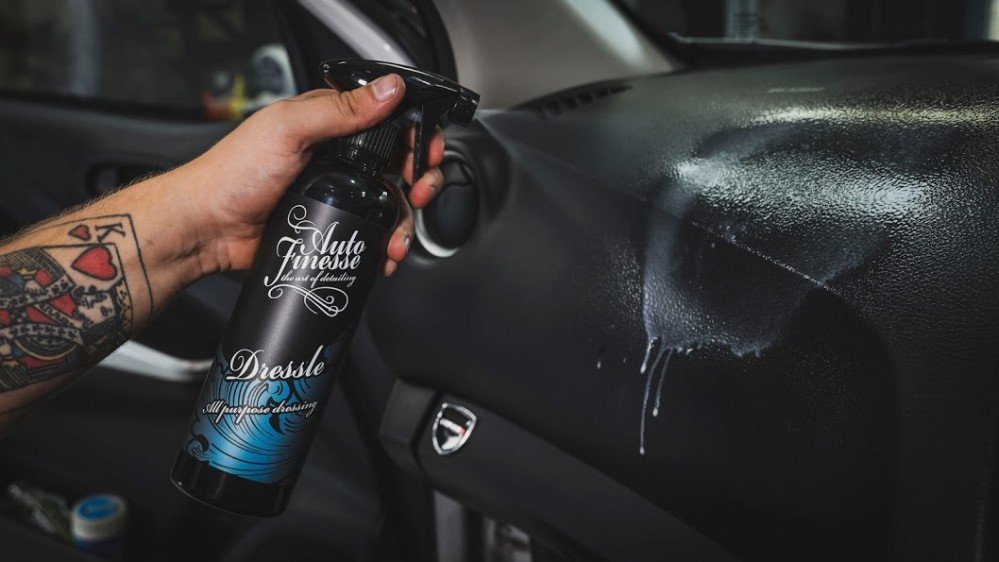 DRESSLE 5 LÍT - Phục hồi & bảo vệ nhựa nội ngoại thất, khoang động cơ và mâm ô tô Auto Finesse