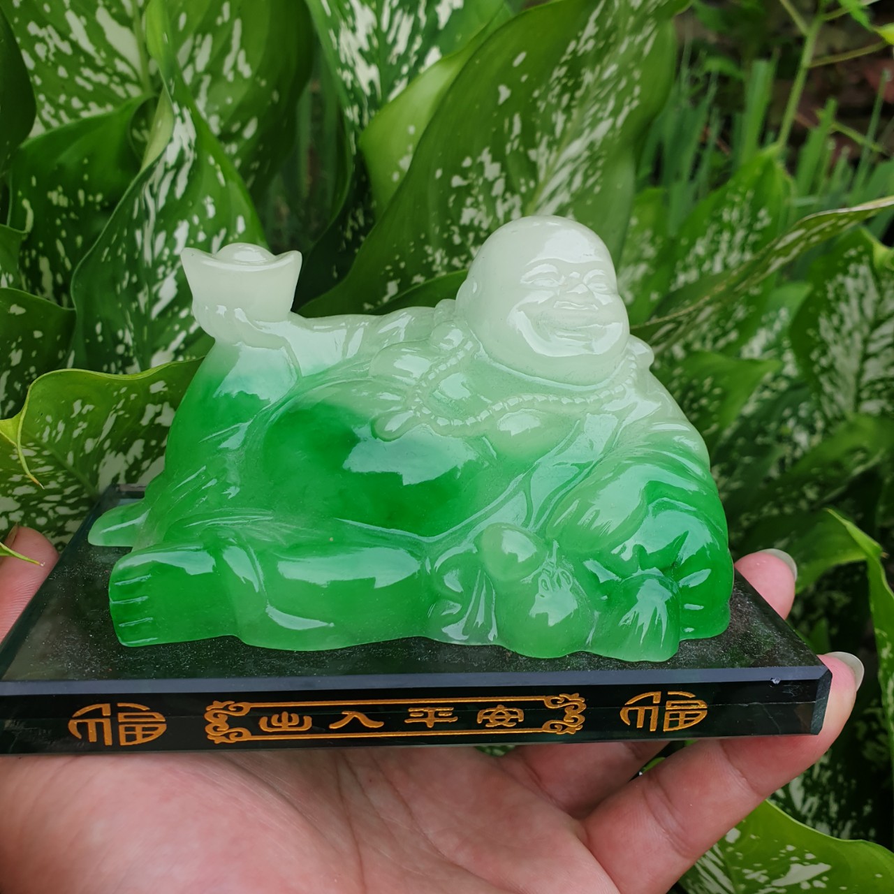 Tượng phật di lặc ngọc đá phong thủy có ngăn nước hoa gắn ô tô, để bàn làm việc
