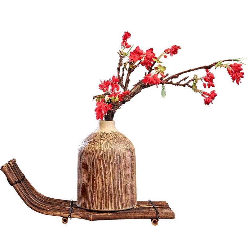 Bình gốm cổ điển trang trí phòng khách