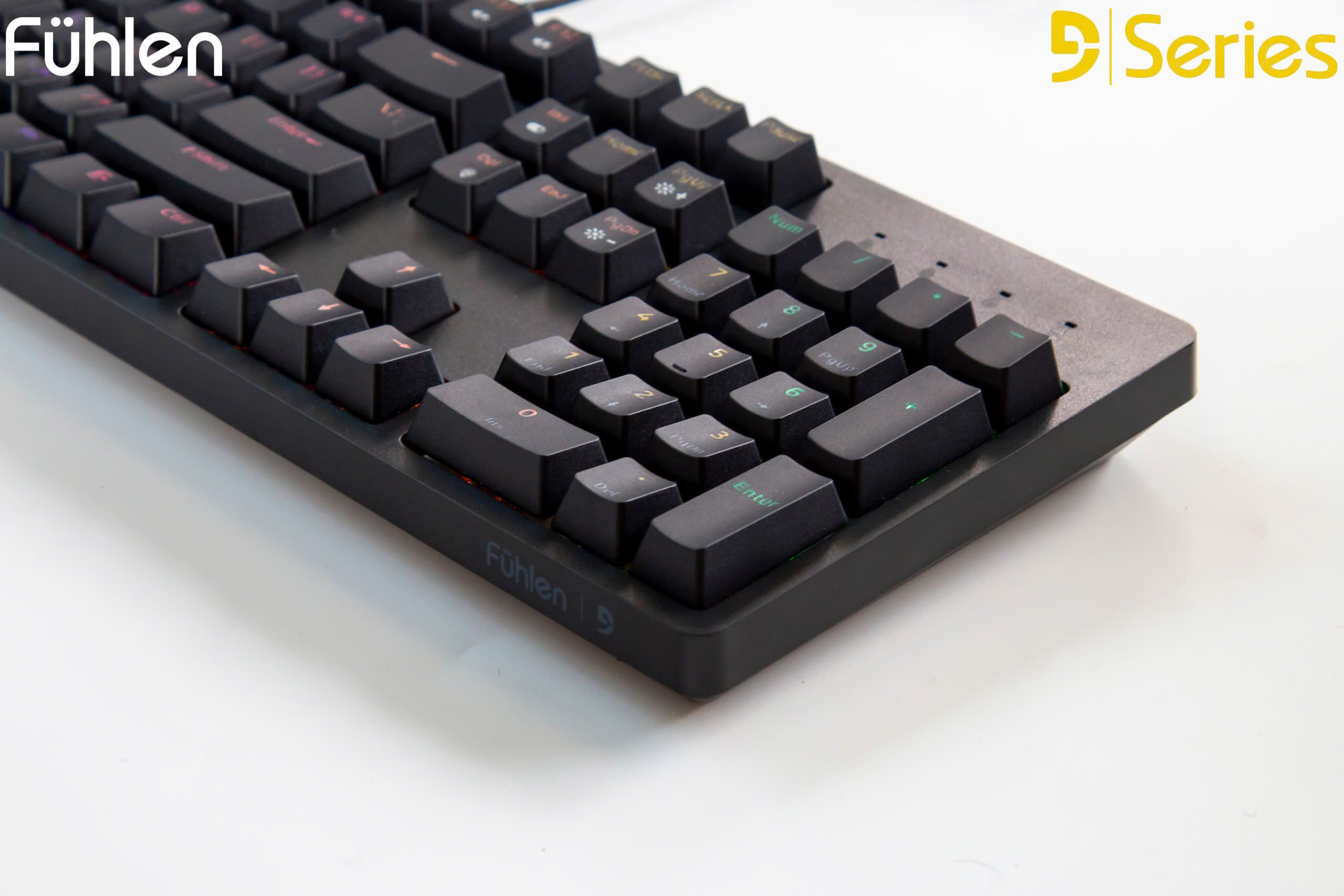 Bàn phím quang cơ Gaming Fuhlen CYBER Led Rainbow 16 chế độ, bảo hành 24 tháng- Hàng chính hãng