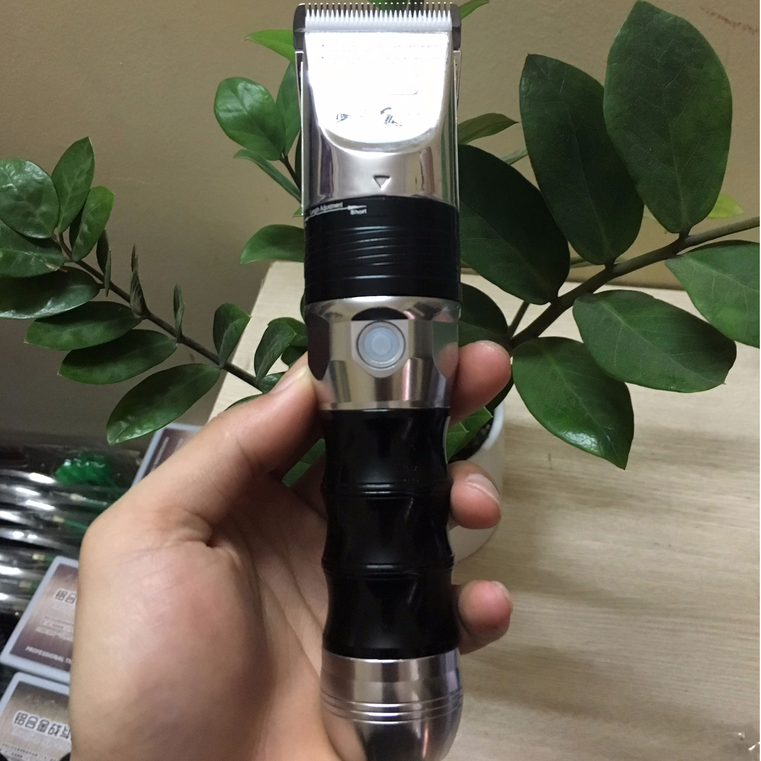 Tăng Đơ Cắt Tóc Tiệm, Tông Đơ Cắt Tóc Pin Trâu Cho Salon B60 TẶNG Bộ Kéo Cắt Tóc Chuyên Nghiệp - Tông Đơ Hớt Tóc Có Chế Độ Tubo Cắt Nhanh Hơn 20%