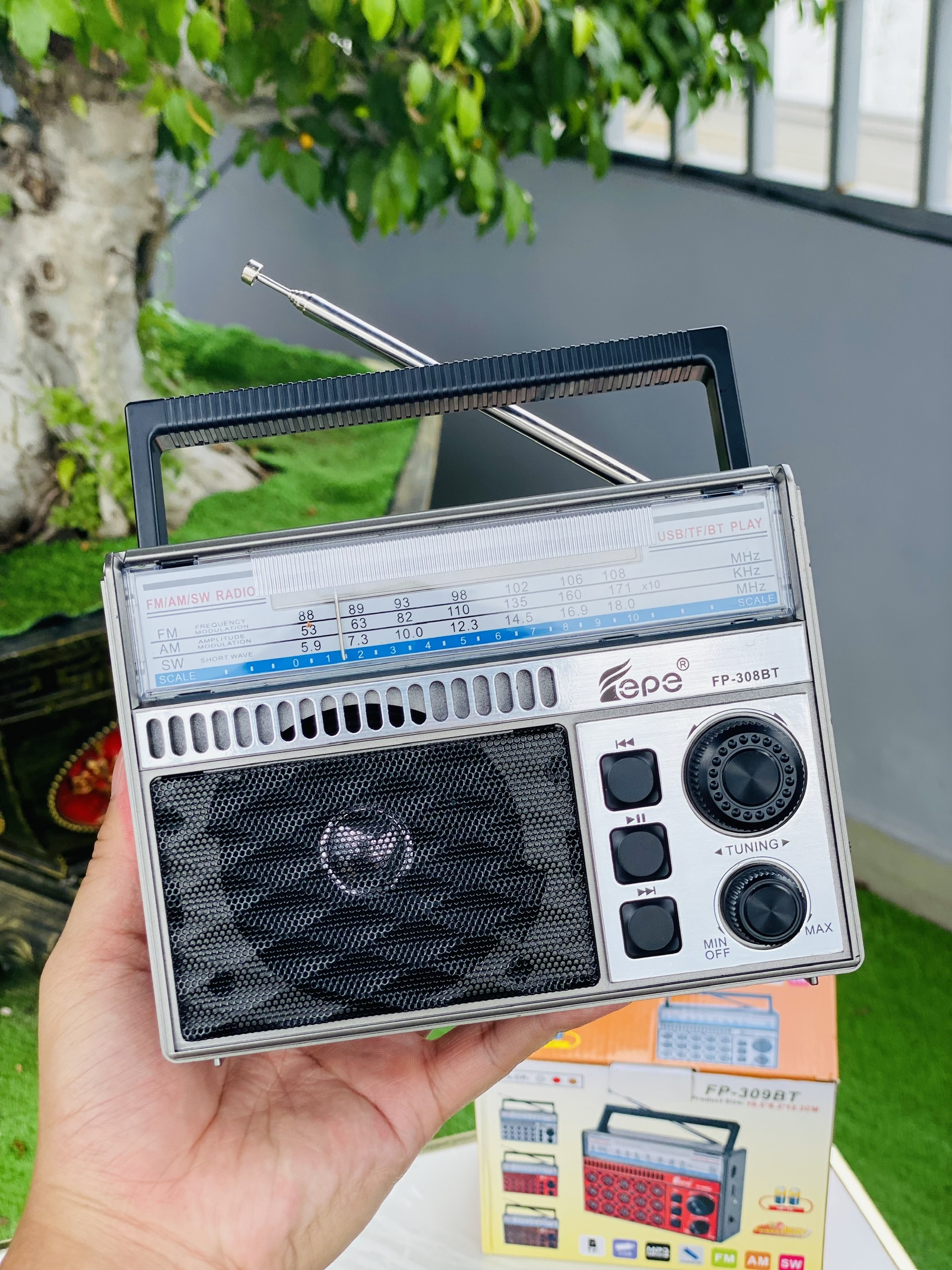 Đài Radio FM FP 309BT Trải nghiệm âm thanh sống động với công suất 5W, kết nối Bluetooth, USB, TF, AUX ,đèn LED pin sạc quà tặng ông bà cha mẹ ý nghĩa hàng nhập khẩu