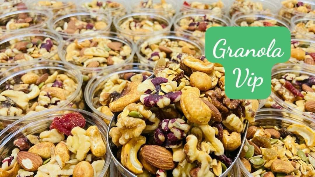 Ngũ cốc hạt granola VIP cùng trái cây sấy, không yến mạch hộp 500gr