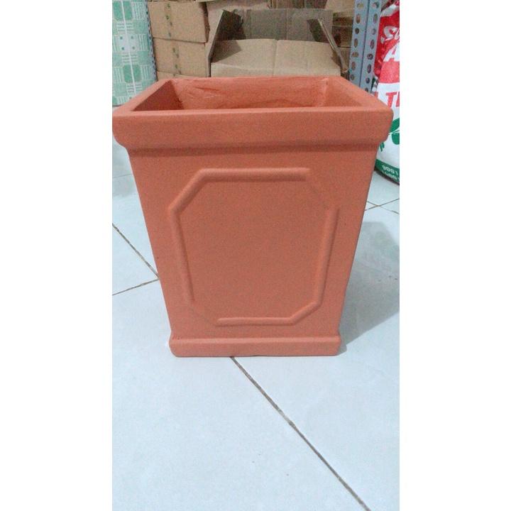 Chậu Đất Nung Trồng Cây (cao 22.5cm đường kính 18.5cm)