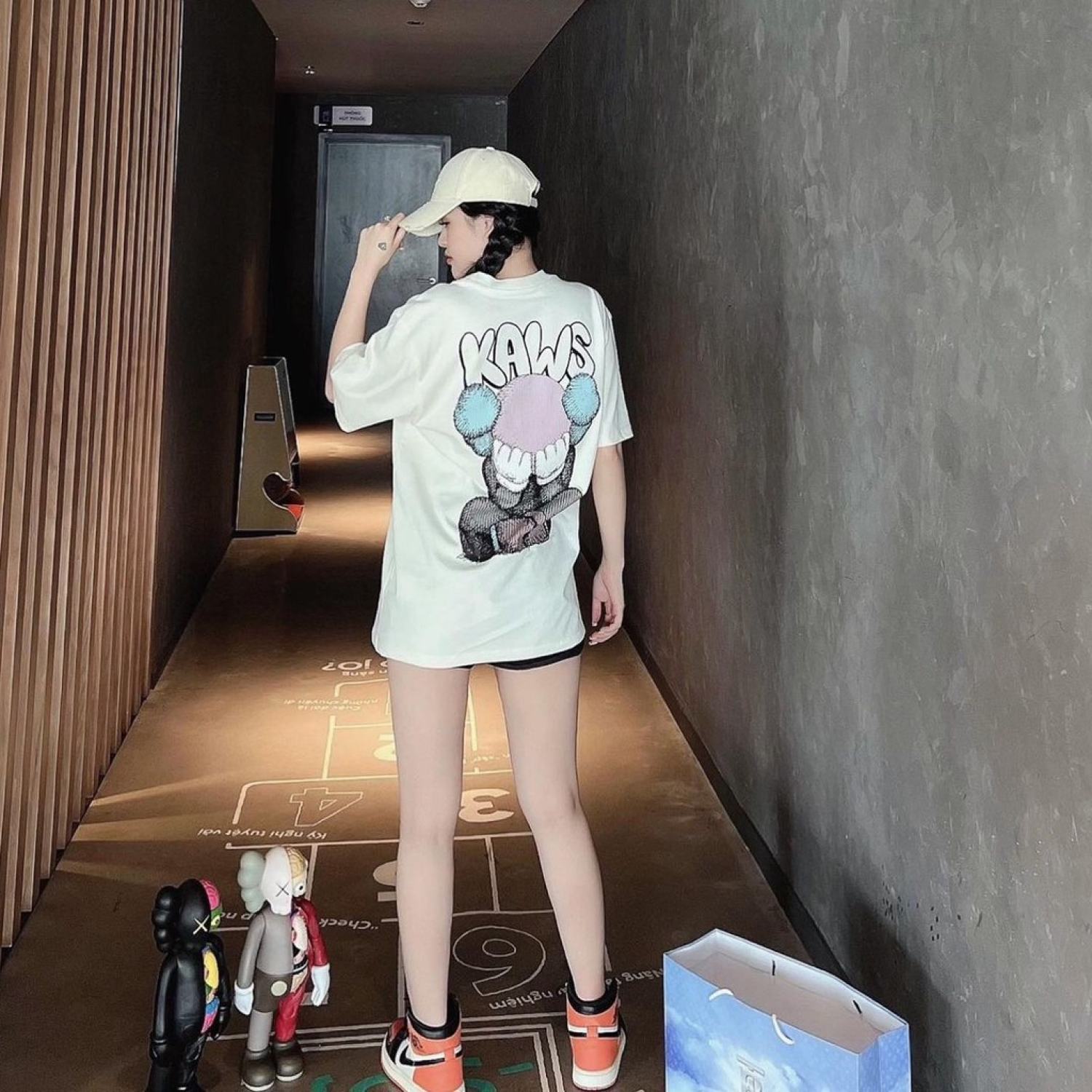 Bộ Quần Áo Nam Nữ Unisex In Hình KAWS Cổ Tròn Tay Lỡ Phong Cách Trẻ Trung Cá Tính Năng Động