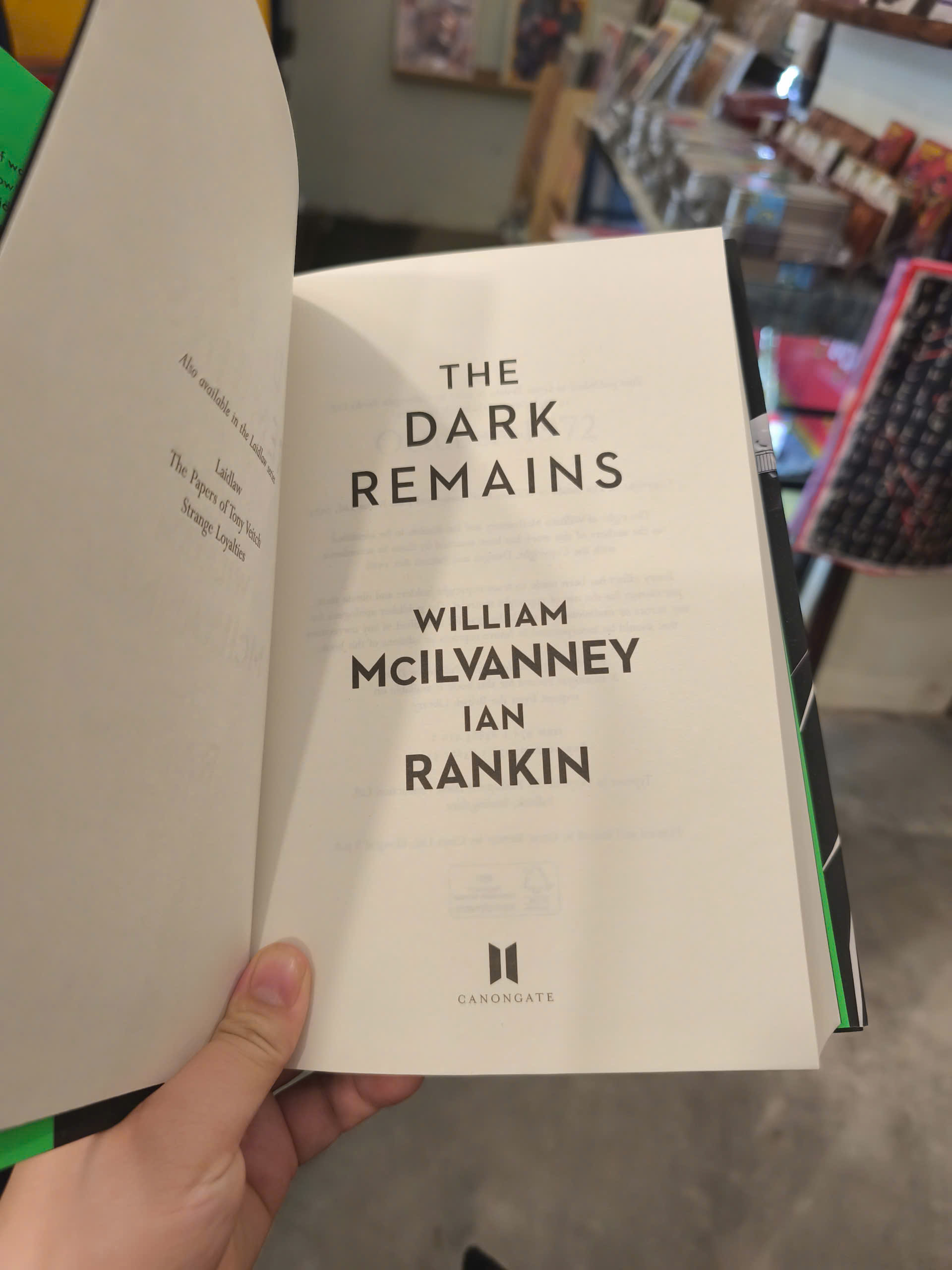 Sách - The Dark Remains by William McIlvanney - Crime/ Mystery /Fiction/ ngoại văn nhập khẩu UK