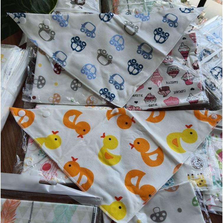 Yếm Tam Giác 100% cotton và yếm xô tam giác có 2 cúc bấm nhiều hình dễ thương cho bé yêu