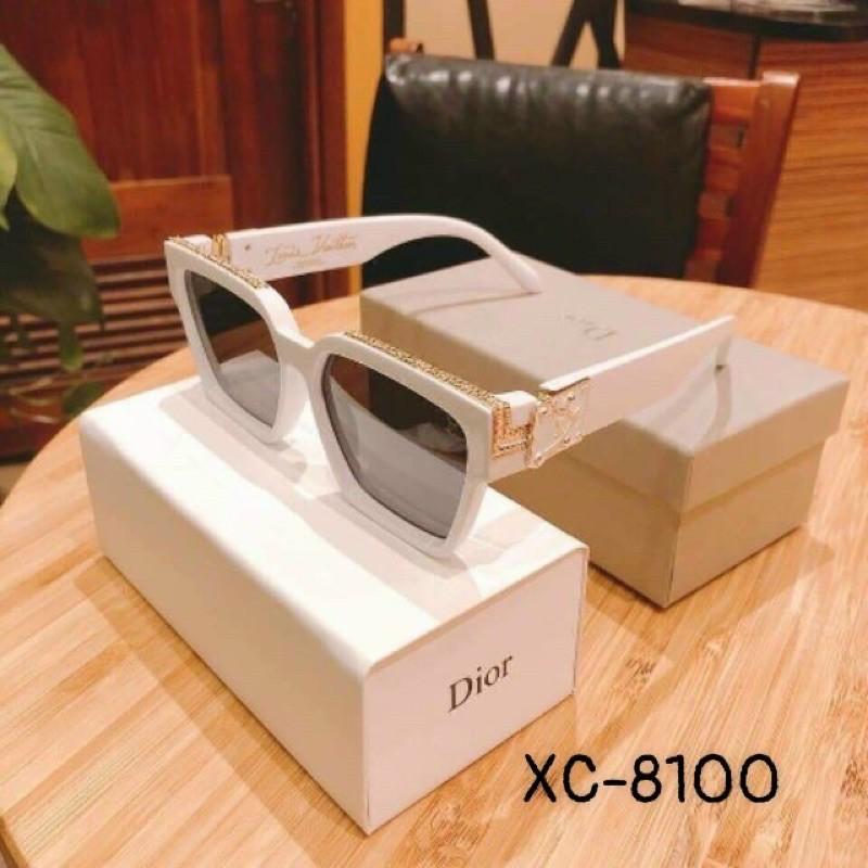 KÍNH ĐEN VÀ TRẮNG