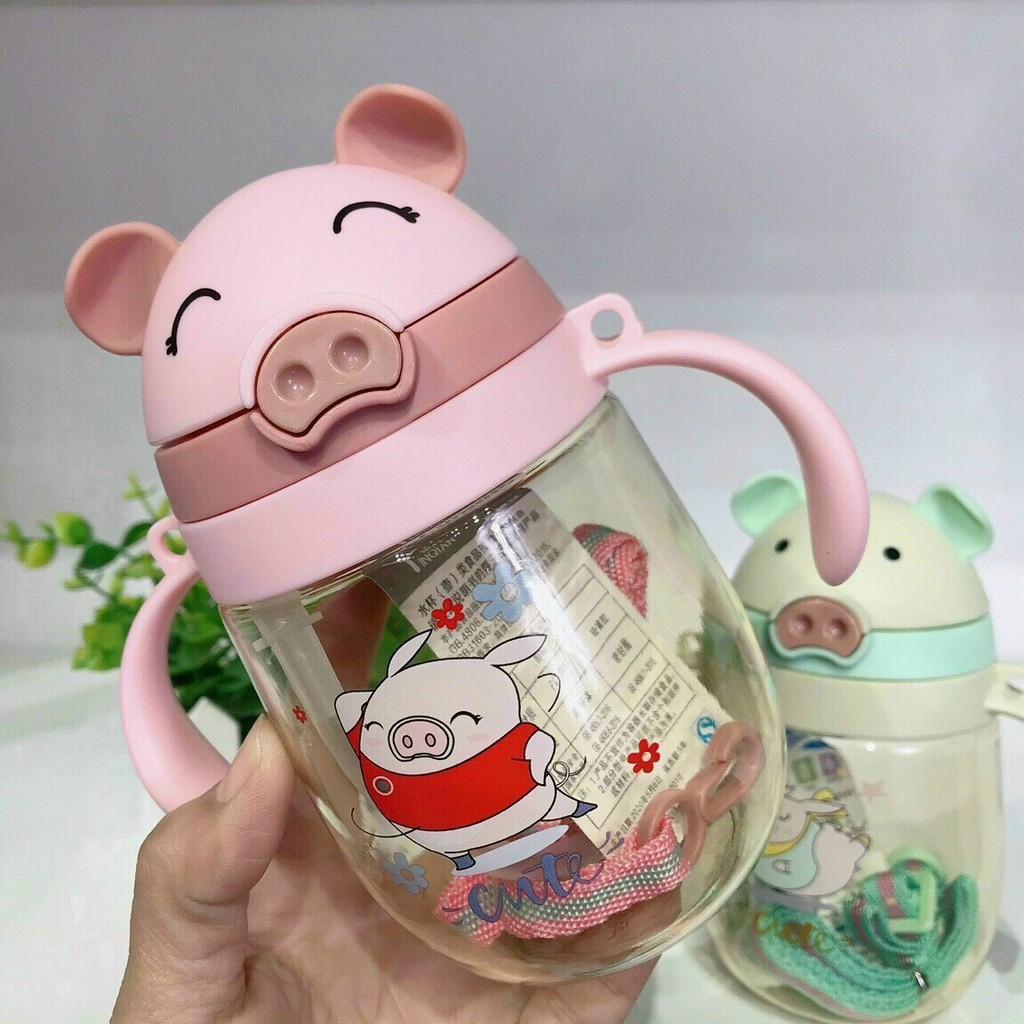 Bình tập uống nước hình con heo đang yêu cho bé trai bé gái loại 350ml (có quai đeo)