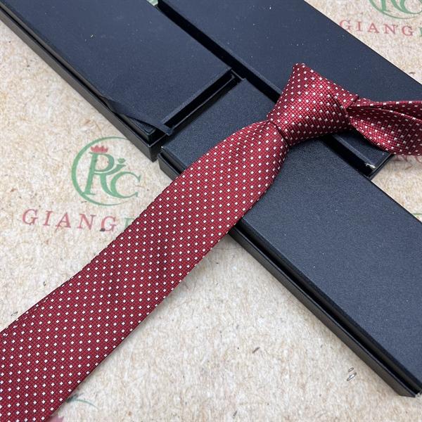 Cà vạt nam màu đỏ chấm trắng mẫu tự thắt bản nhỏ 6cm cho nam mẫu mới t1/2024