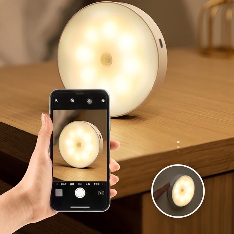 Đèn LED Hình Tròn Cảm Biến Chuyển Động Kèm Sạc USB Tiện Dụng Cho Phòng Khách/ Phòng Ngủ