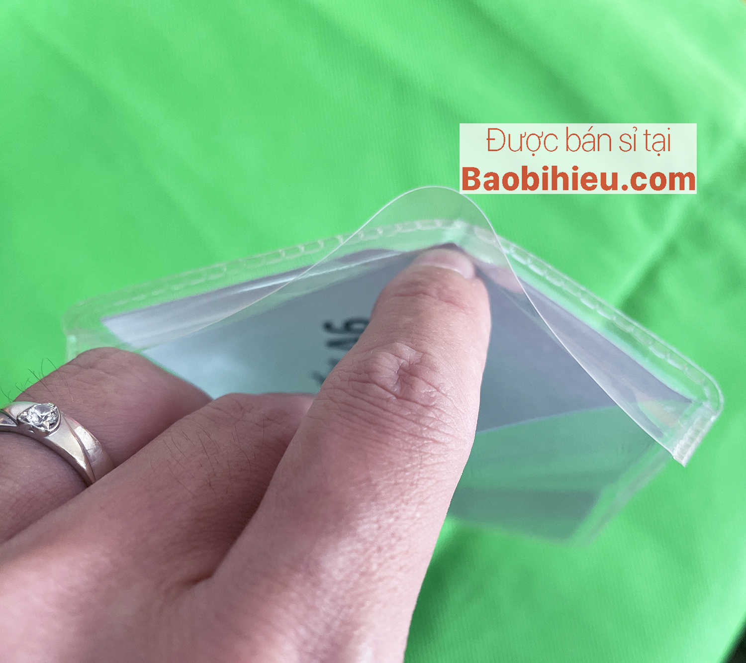 Túi đựng GIẤY KHỔ A6 bằng nhựa dẻo trong suốt, có nắp đậy bamarau B943