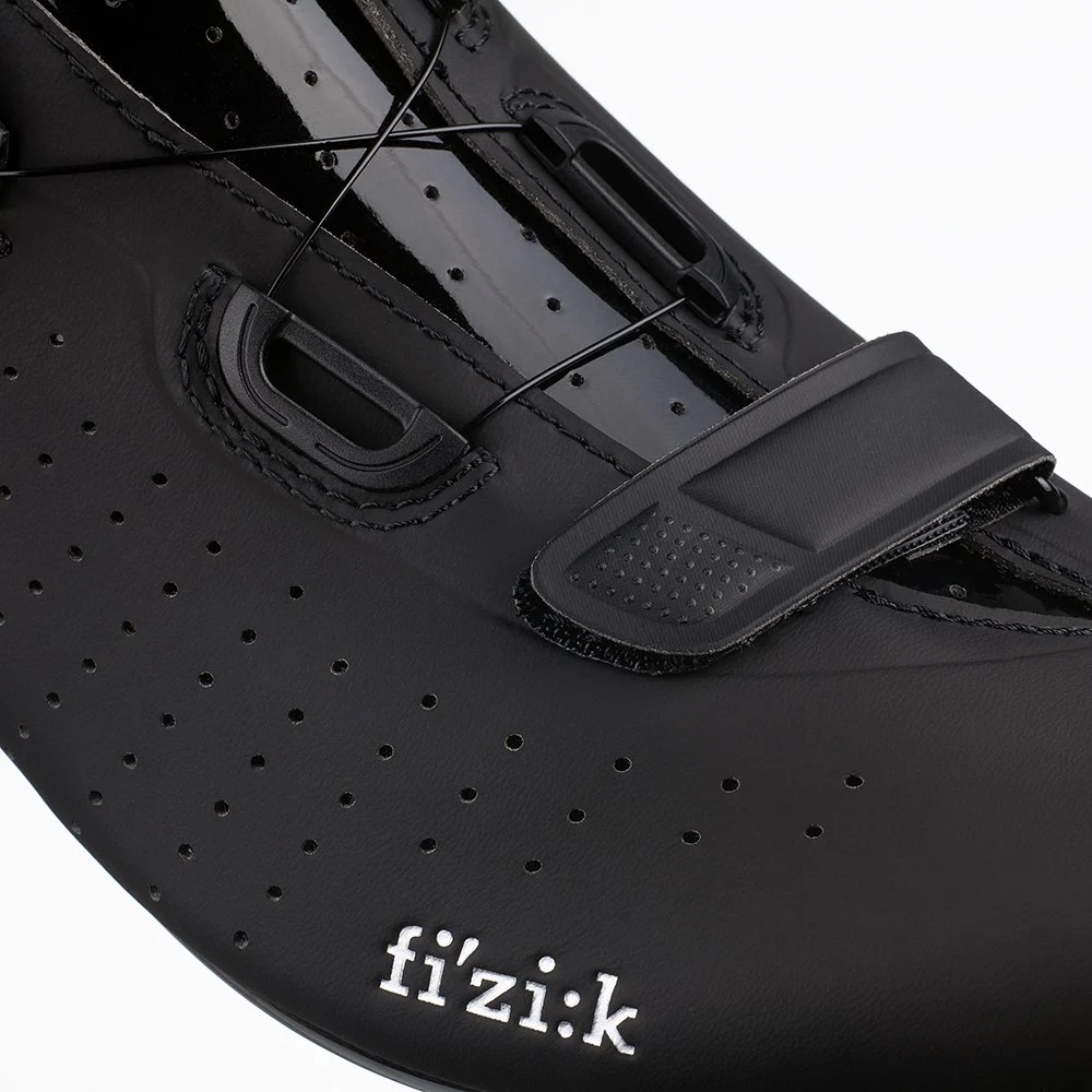 Giày đạp xe đường trường Fizik Tempo Overcurve R5 - Đen