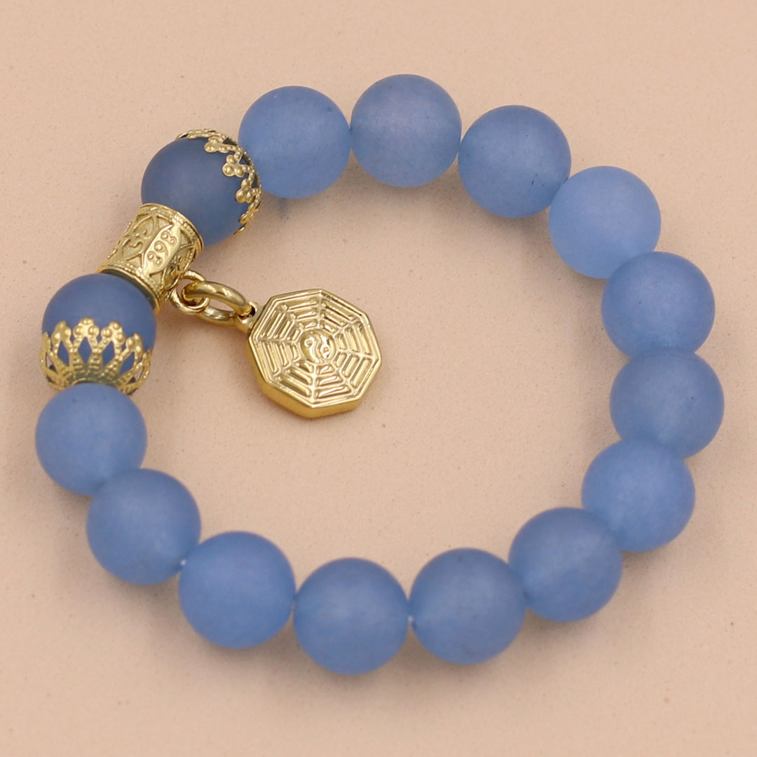 Vòng tay thạch anh xanh biển mờ 12 ly bát quái VTAXBMBQHKV12