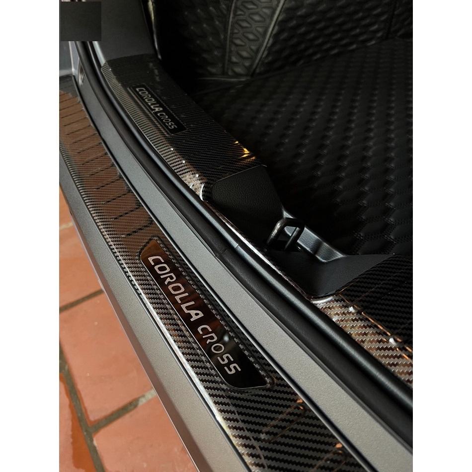 Bộ ốp chống trầy cốp trong, ngoài xe Toyota Cross 2020-2023 carbon cao cấp