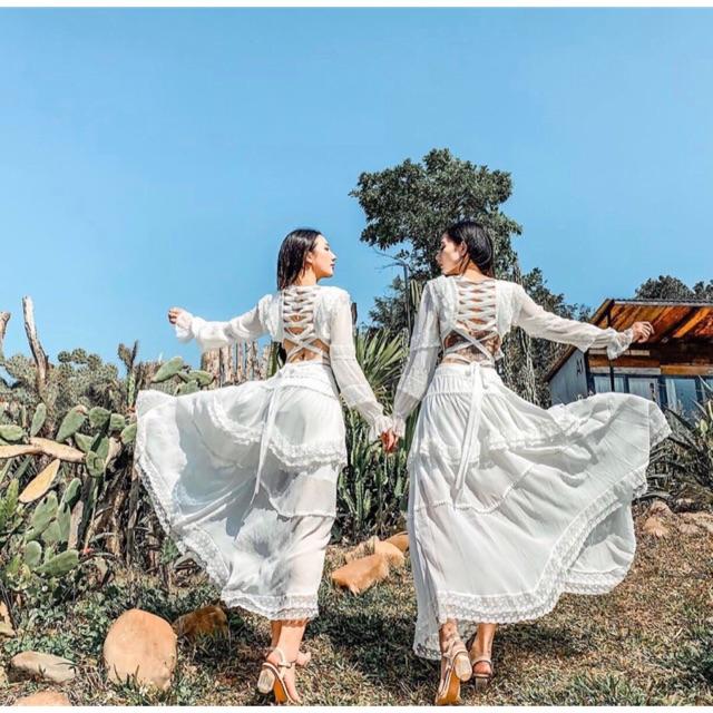 Đầm maxi trắng đan lưng phối ren