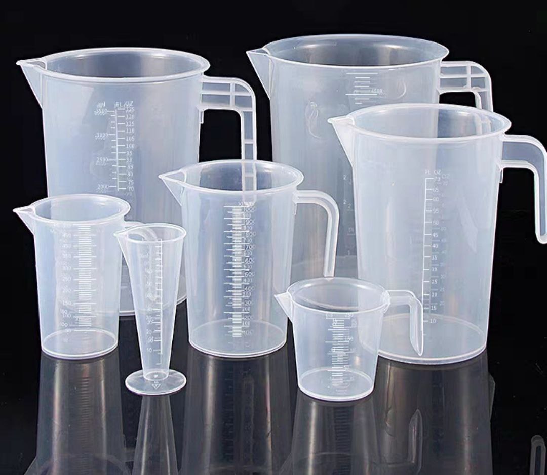 Bộ 2 Ca Đong Nhựa Có Vạch Chia Định Lượng 1 Lít