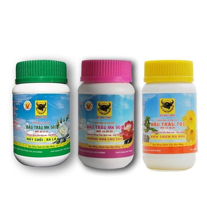 Bộ sản phẩm bao gồm 3 lọ phân bón lá đầu trâu 501, 701, 901 thích hợp cho mọi giai đoạn phát triển của cây trồng.