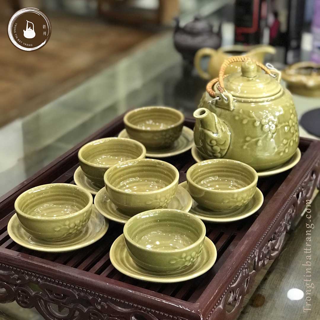 Bộ Ấm Chén Giả Cổ Thời Lý Bát Tràng Họa Tiết Hoa Mai Dáng Quần Hoa Quai Đôi Dung Tích 650ml AHL 12