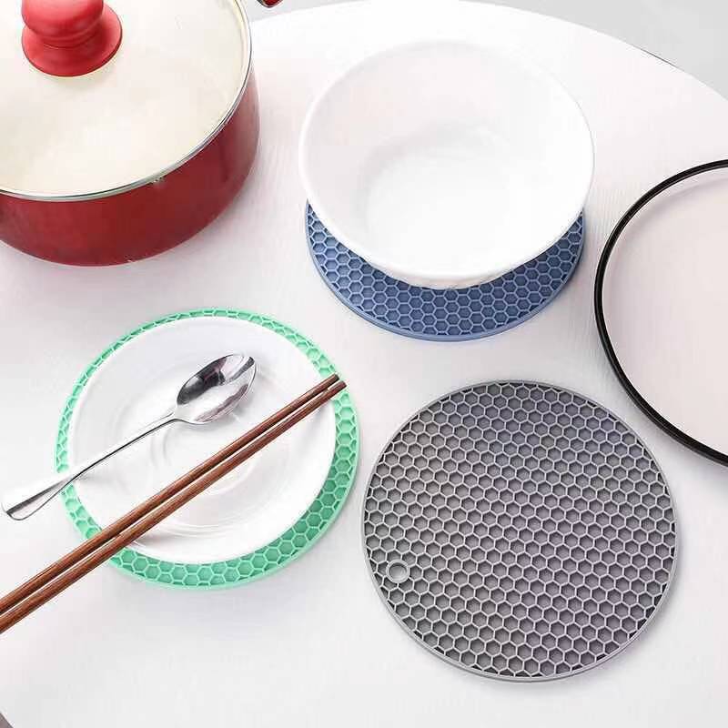 Miếng Lót Silicon Đa Năng, Chống Trượt, Chống Nóng Chịu Nhiêt, Lót Nồi, Hình Tròn 14cm