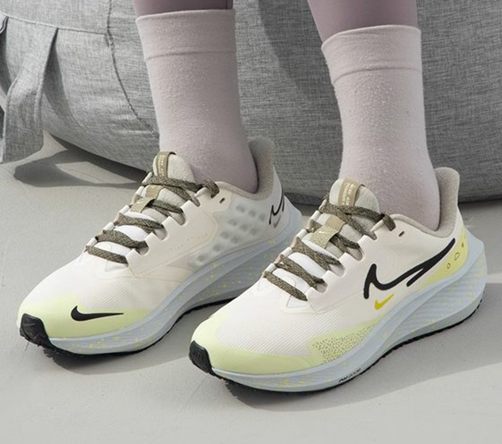 Giày chạy bộ Nữ NIKE W AIR ZOOM PEGASUS SHIELD