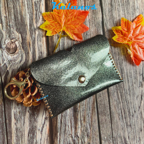 Ví nữ mini móc khóa nhỏ gọn da bò cao cấp handmade với nắp cách điệu hình trái tim độc đáo Kalanos KMKN60-Den màu đen