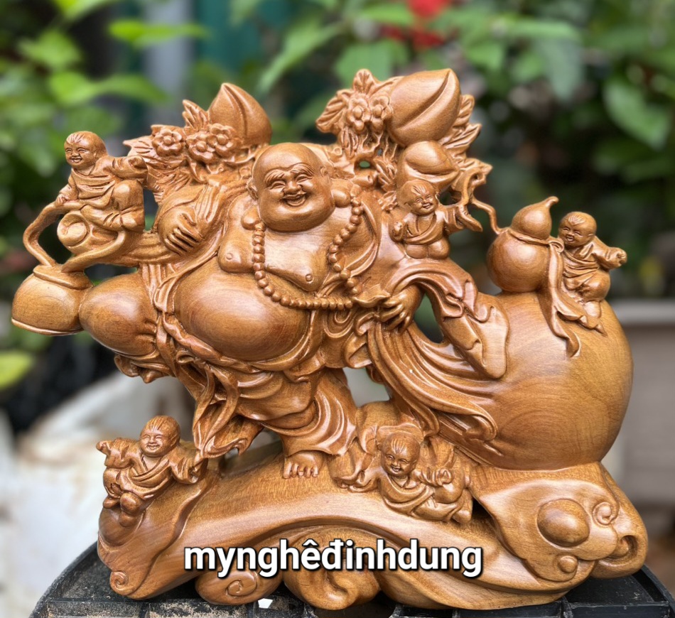 Tượng phật di lặc ngũ phúc bằng gỗ bách xanh thơm nức kt 30x25x12cm