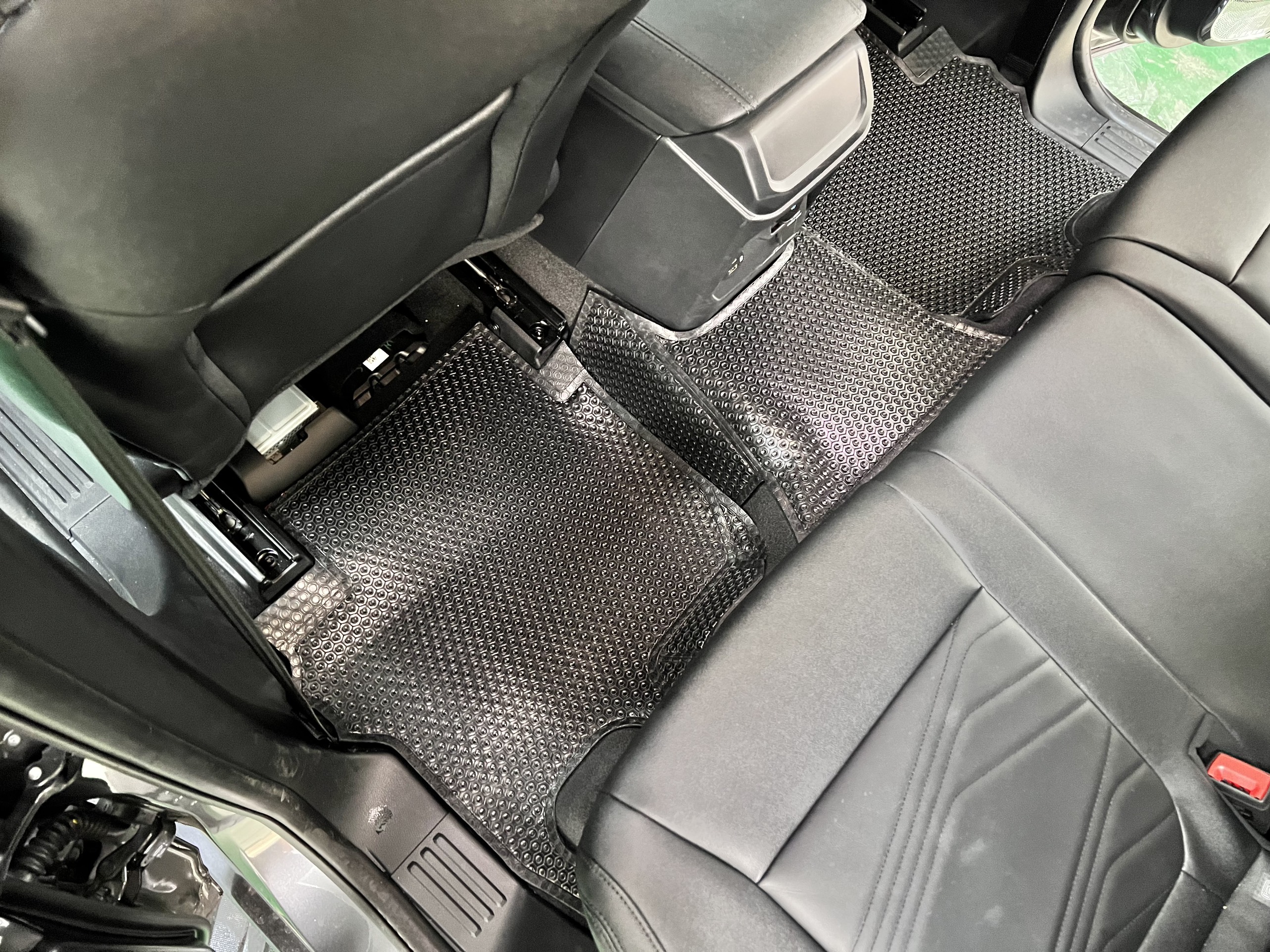 Thảm lót sàn KATA cho xe Ford Everest 2023 - Phiên bản Pro Max viền ép nhiệt kín nỉ