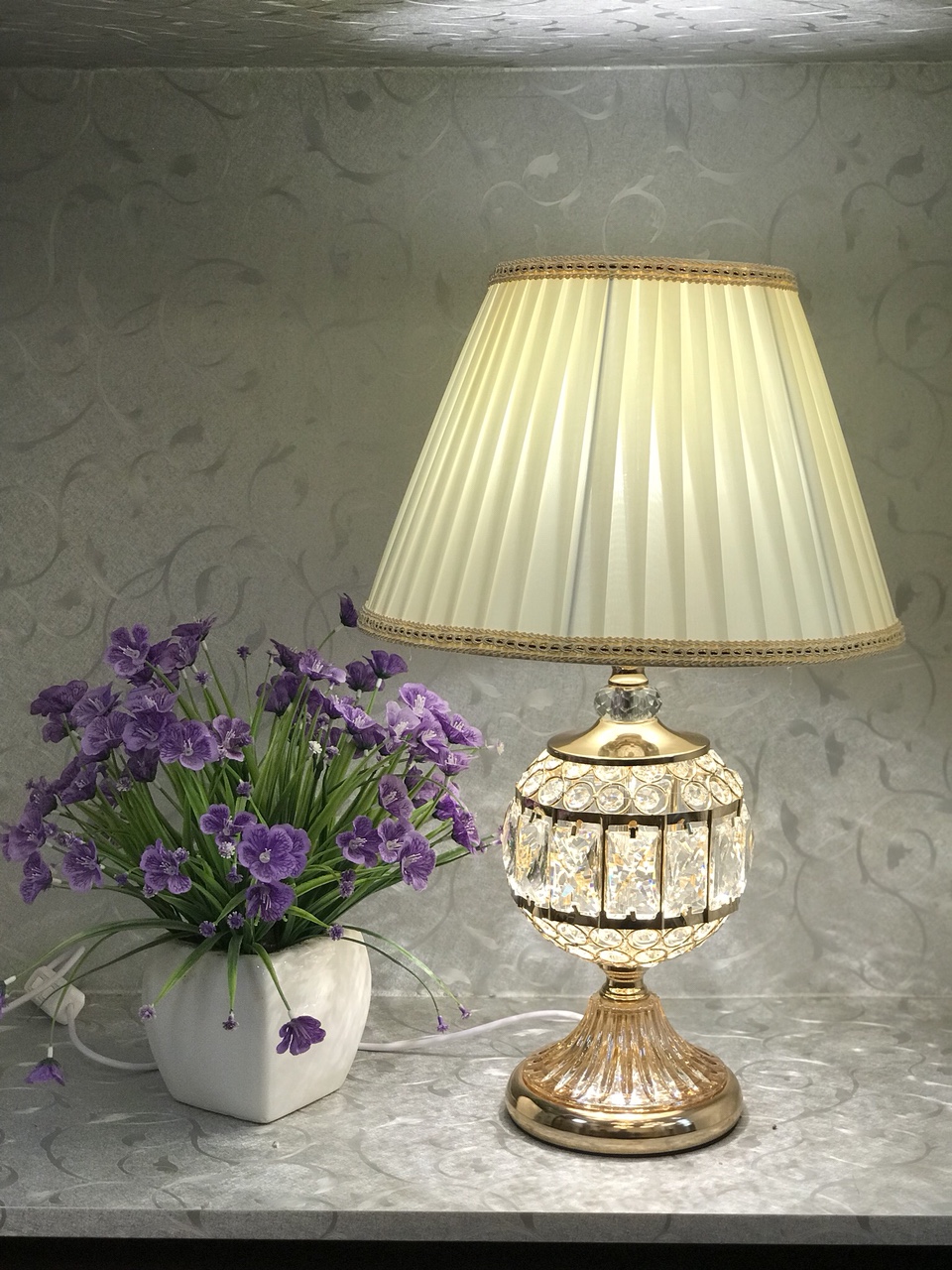 Đèn bàn - đèn ngủ để bàn pha lê cao cấp - đèn bàn trang trí hiện đại 2 chế độ MB8658