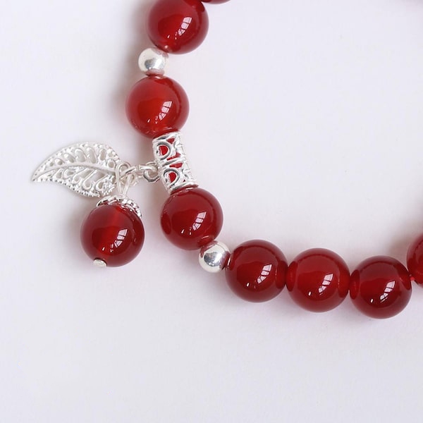 Vòng tay phong thủy đá Mã Não đỏ 10 ly mix Charm Bạc 925