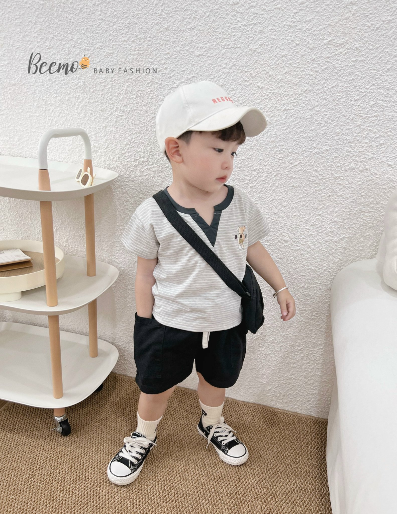 Bộ cộc tay bé trai 1-7 tuổi cổ chữ V phối kẻ ngang, Đồ bộ hè cho bé hàng thiết kế cao cấp kiêu dáng thời trang