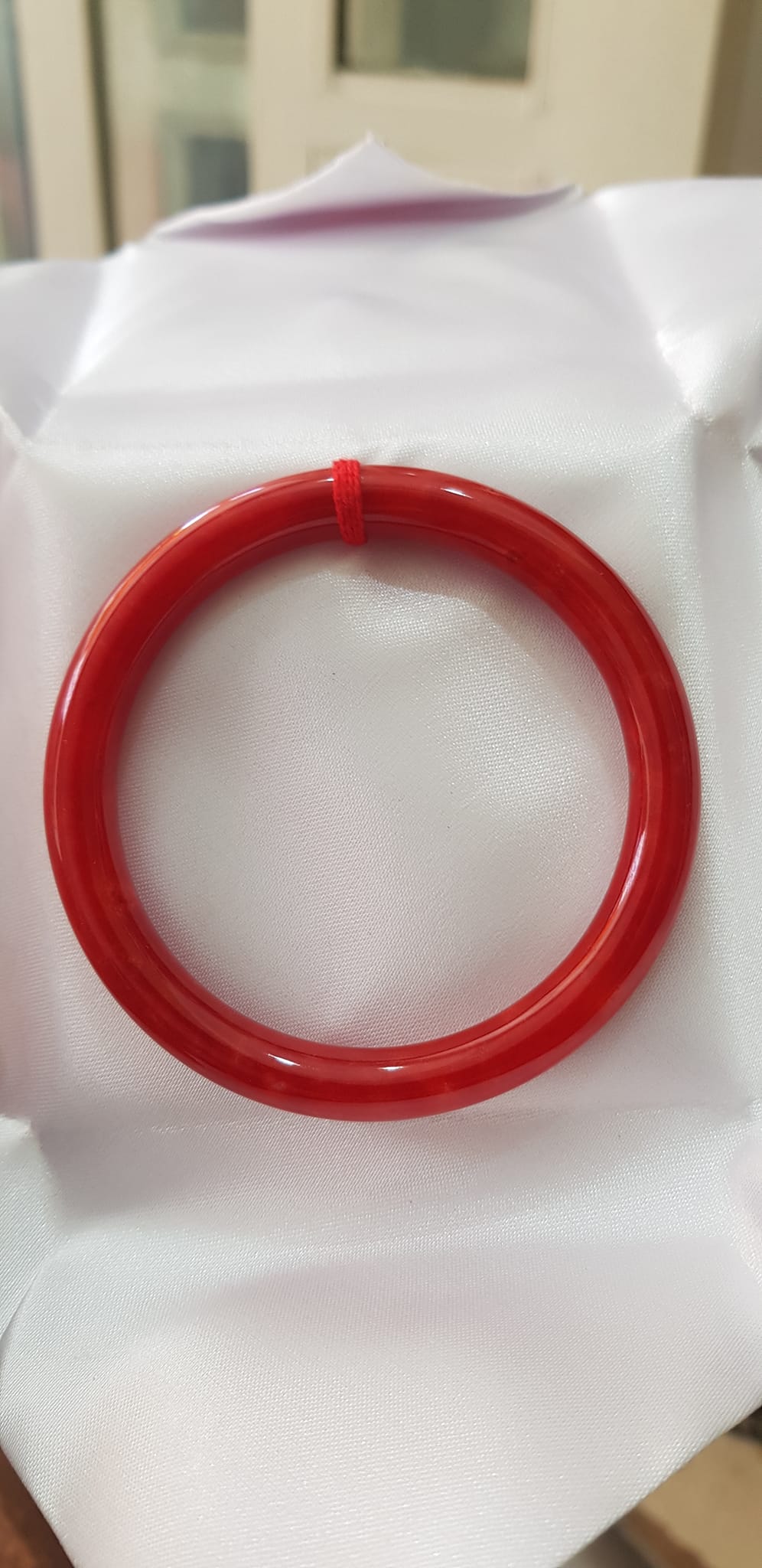 Vòng Tay Phong Thủy mới Đá Cẩm Thạch Đỏ Đẹp Sao 55mm x cọng 7mm màu đỏ đậm tươi bóng đẹp nữ mệnh hỏa mệnh thổ  54kg - 65kg đeo hợp đẹp ạ