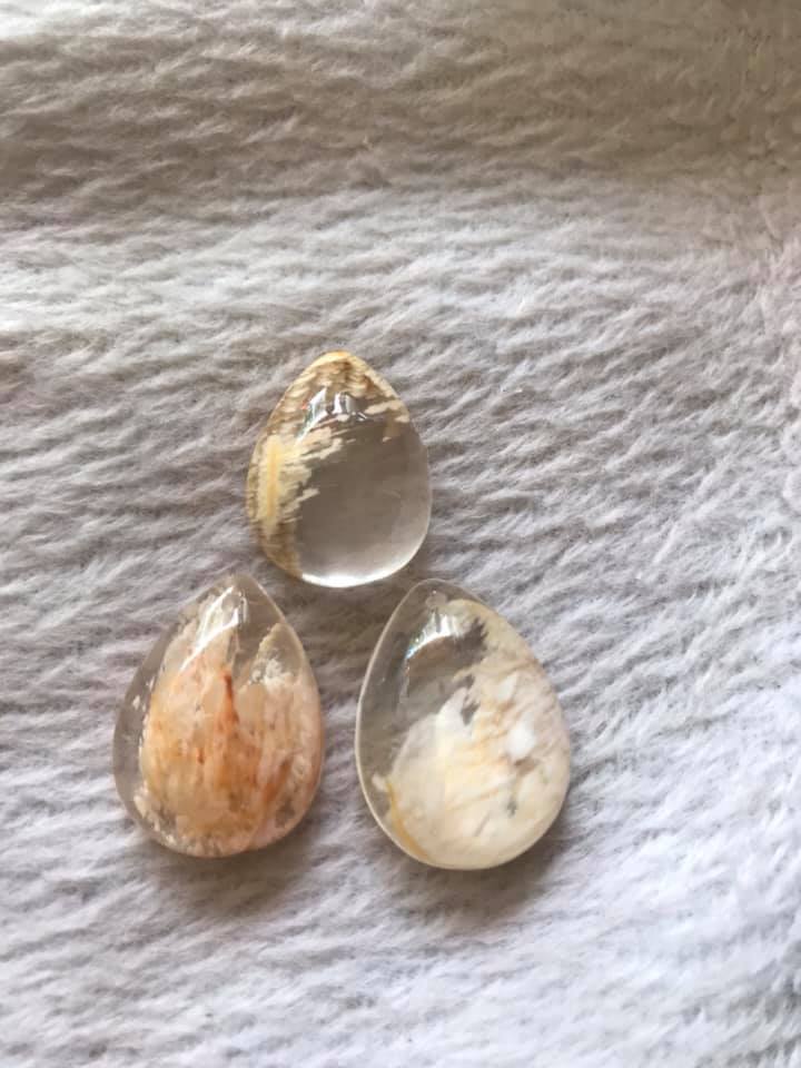 MẶT DÂY CHUYỀN ĐÁ THẠCH ANH ƯU LINH TỰ NHIÊN HÌNH GIỌT NƯỚC MÀU BÔNG TRẮNG VÀNG CAO 23,5MM ĐK 17,5MM