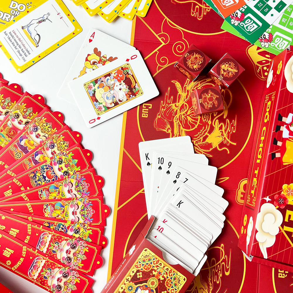 Combo Board Game Đồ Chơi Tết 2024 Đỏ gồm Bầu Cua Bài Tây Drinking Game Lô Tô Lì Xì Quẻ cho nhóm bạn vui chơi