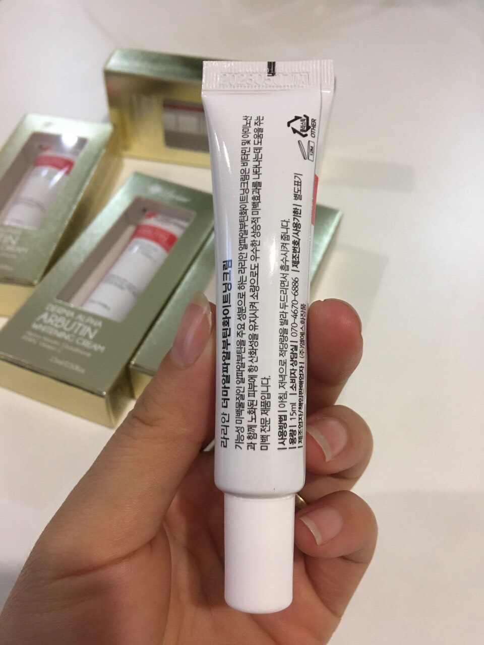 Kem Anpha Arbutin Whitening Larian (làm mờ thâm nám, kích trắng, làm đồng đều màu da)